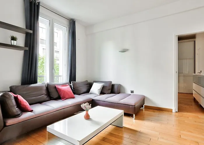 Quartier Champs-elysees 4 Free Netflix