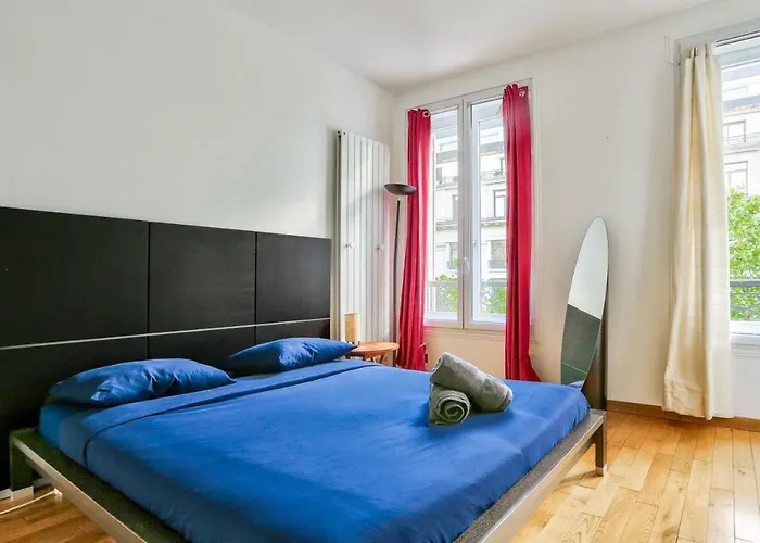 Quartier Champs-elysees 4 Free Netflix *
